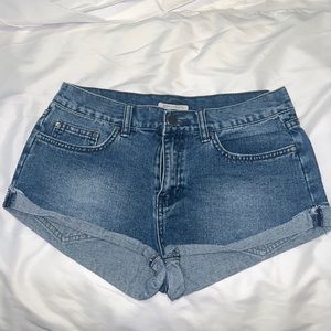 Women’s Billabong Jean shorts, size 25